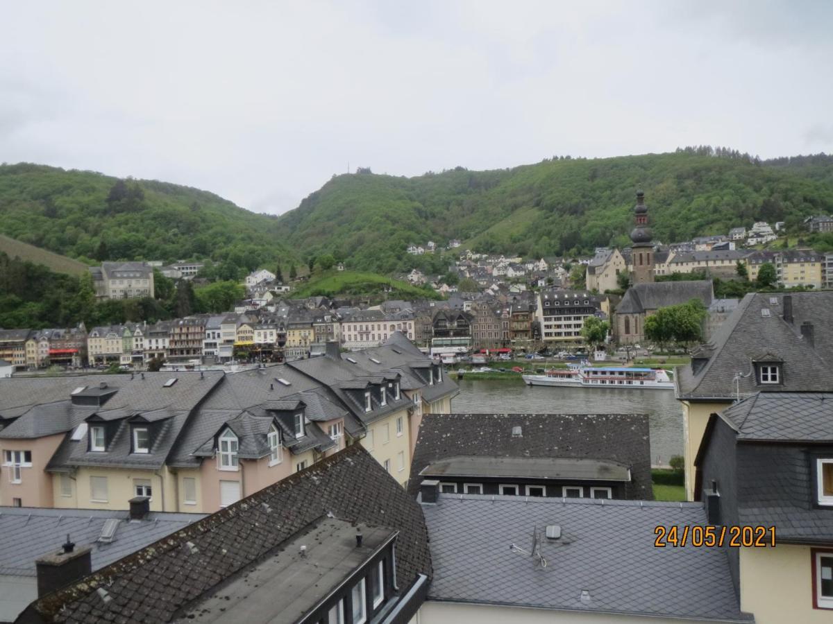 Hotel Und Gaestehaus Gute Quelle Cochem Exterior foto